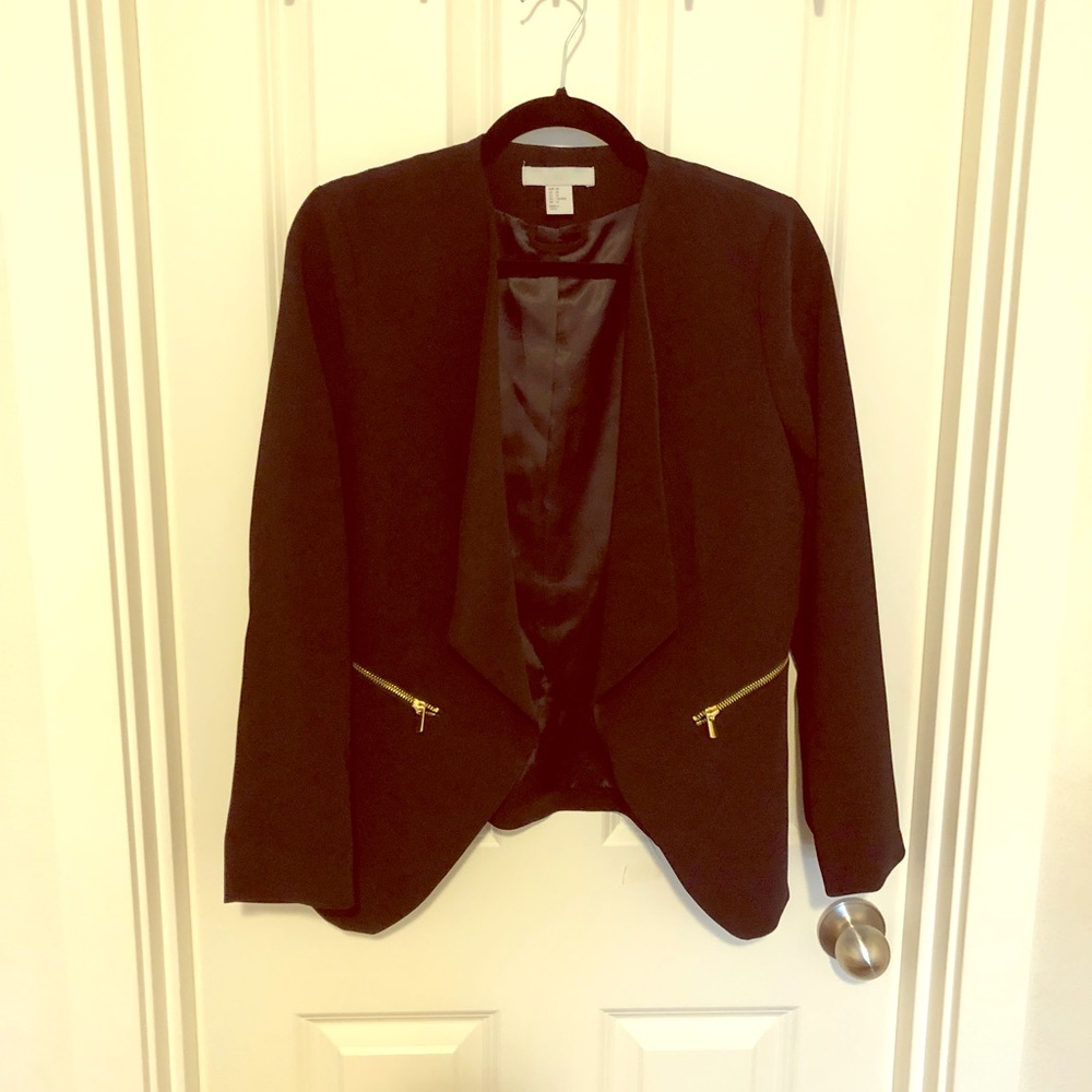Women’s fitted blazer with zipper detail
